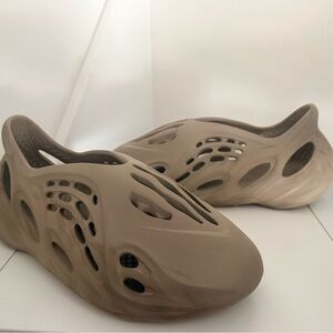 adidas Yeezy Foam RNR sz 12